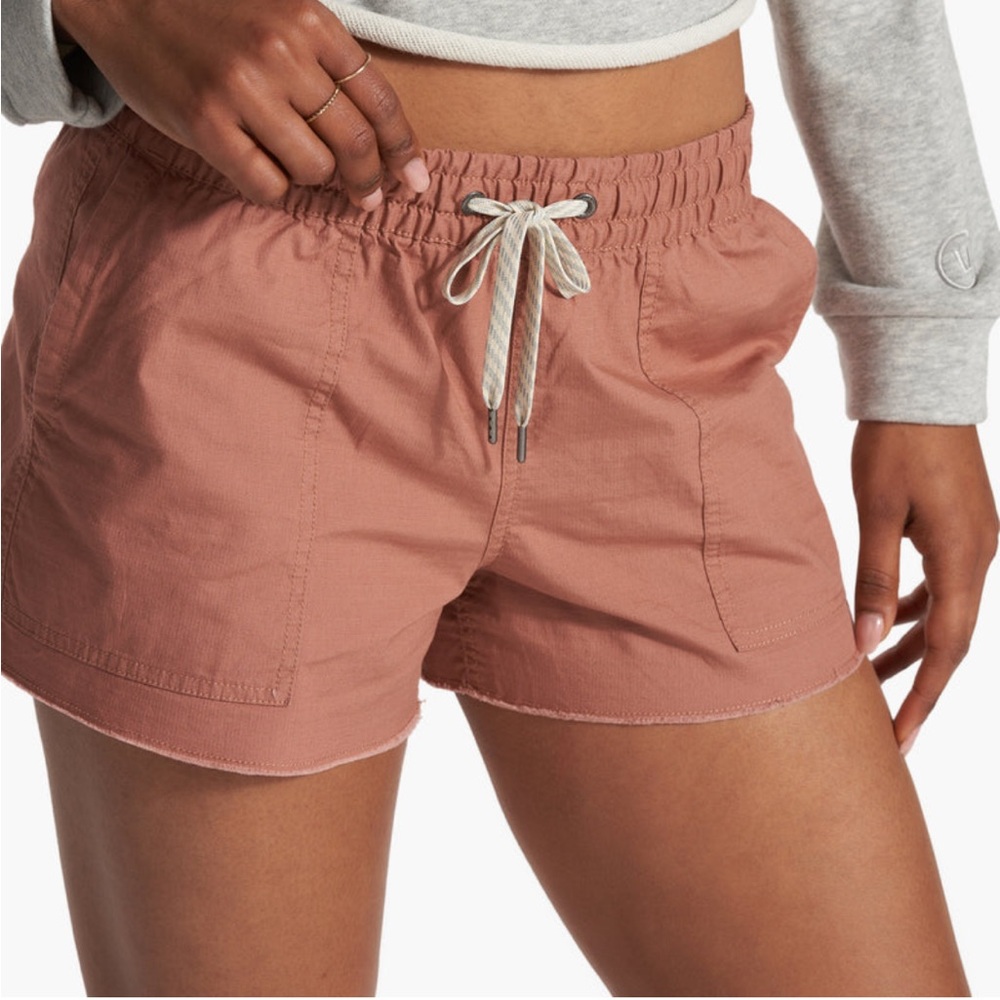 Vuori Ripstop Shorts • Mauve • EUC